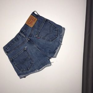 just a tad small on me! Sz 30, fits more like a 27